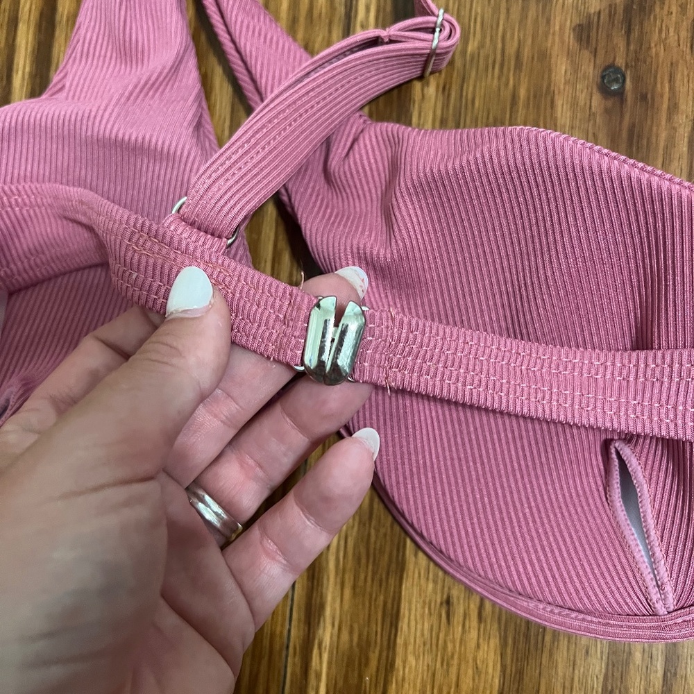 Pink Bikini - Picture 4 of 7